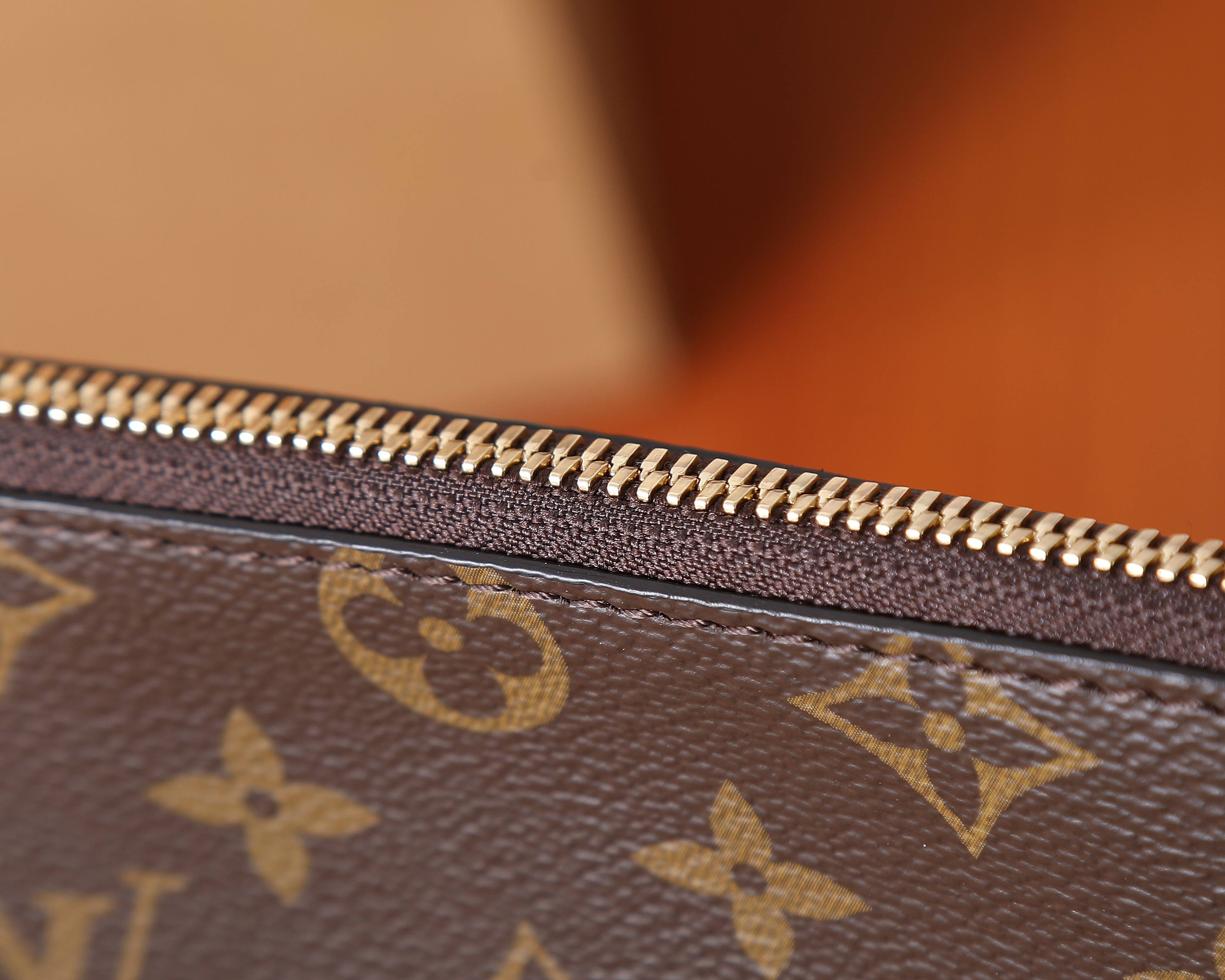LV Multipass M27825 30x26x10cm
