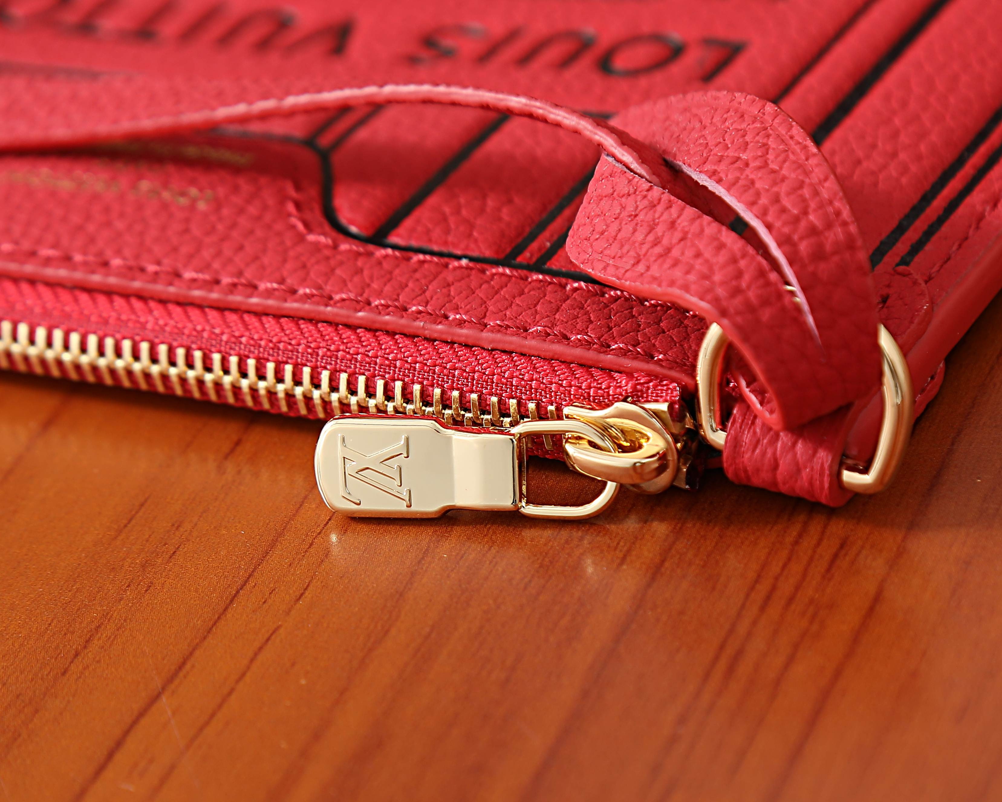 LV NEVERFULL INSIDE OUT BB Handbag M28318 16.5x11x26.5cm